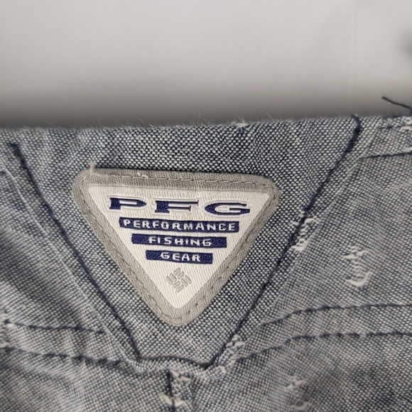 𝅺🍄3/50$🍄 Columbia PFG Capri Pants Anchor Pattern Embroidered Chambray Sz 8 - Picture 7 of 9